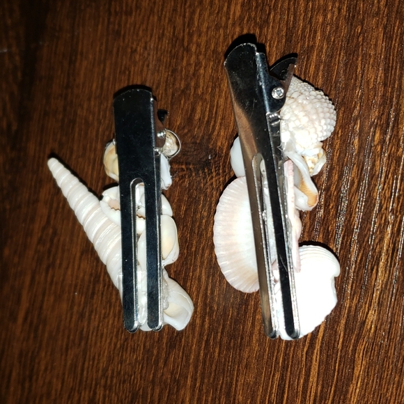 Hand crafted seashell Mermaid 🧜‍♀️ hair accessory - Picture 3 of 5